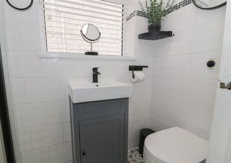 The bathroom at 4 Haven Villas, Conwy