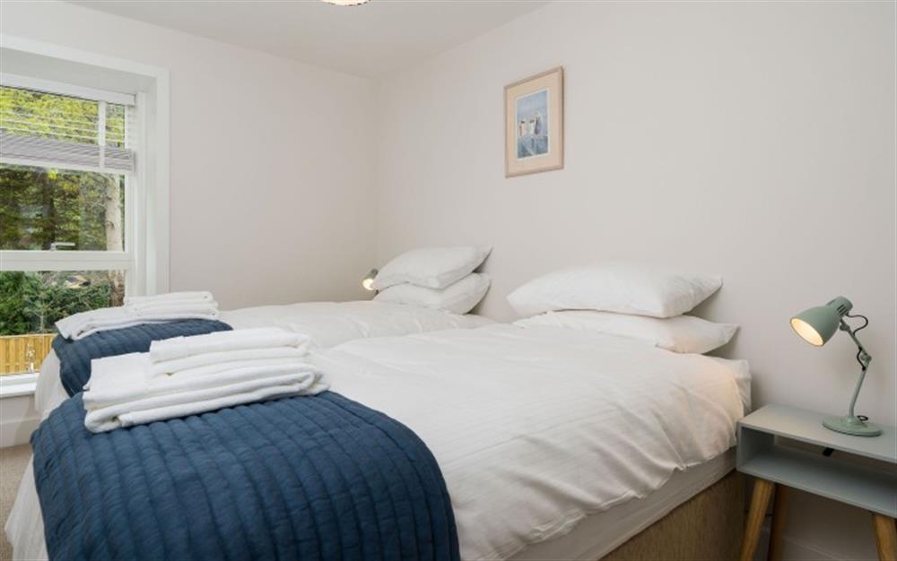 Bedroom 3 with twin beds at 4 Island Place in Salcombe