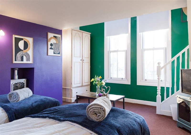 A bedroom in 4 Kingscliffe Street (photo 2) at 4 Kingscliffe Street, Manchester