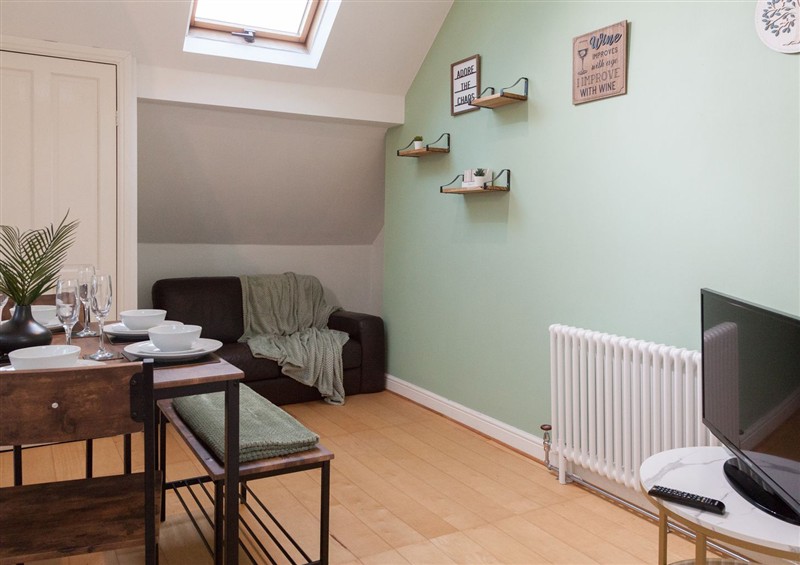 Relax in the living area (photo 3) at 4 Kingscliffe Street, Manchester