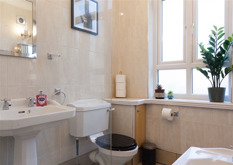 The bathroom at 4 Kingscliffe Street, Manchester