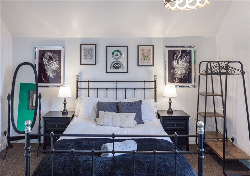 This is a bedroom (photo 5) at 4 Kingscliffe Street, Manchester