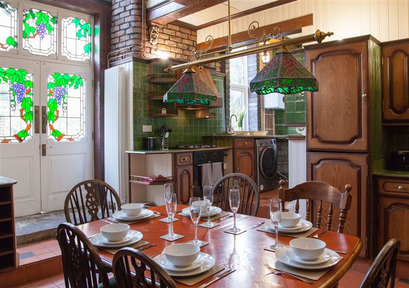 This is the kitchen (photo 3) at 4 Kingscliffe Street, Manchester