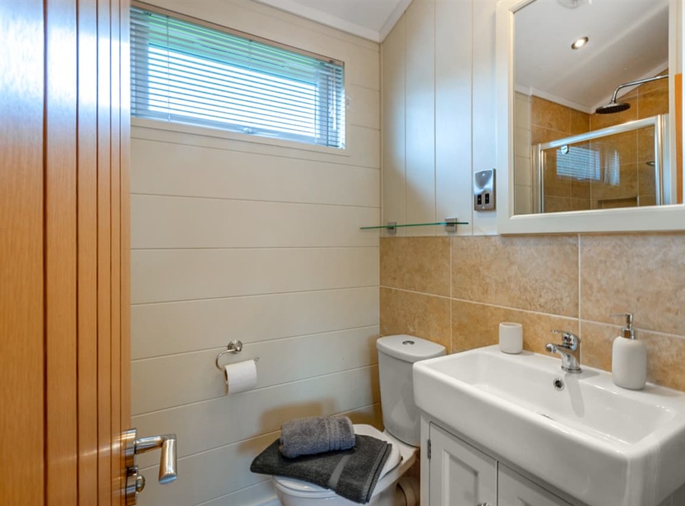 Bathroom at 4 Lakeside Lodge in Windermere and Troutbeck Bridge, Cumbria