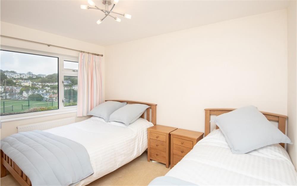 Bedroom 3 with double bed and single bed at 4 Lakeside in Salcombe