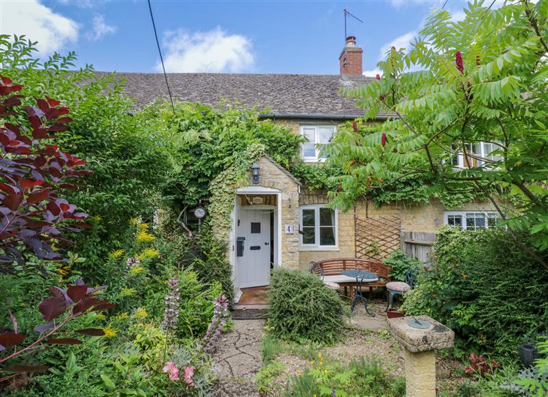 The setting of 4 Lansdown Cottages