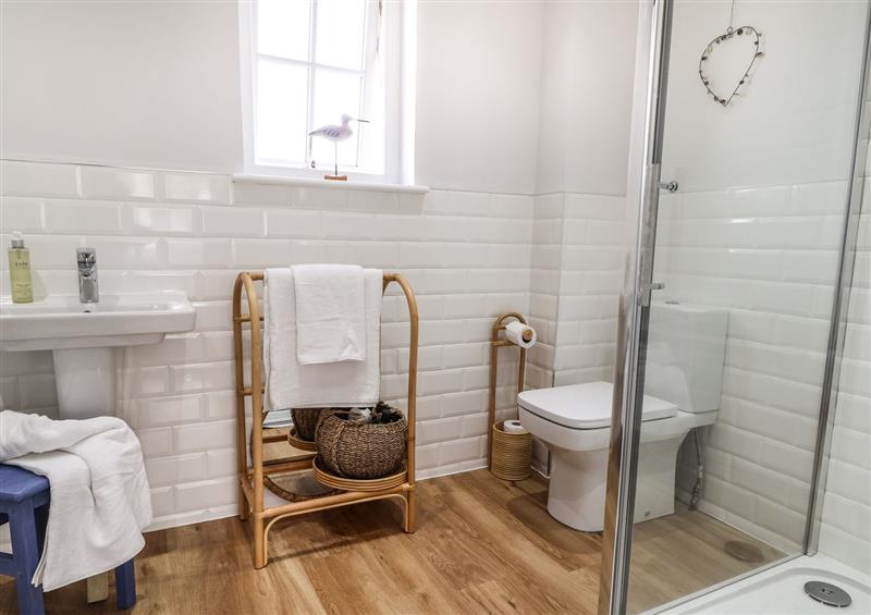 The bathroom (photo 2) at 4 Llan yr Eglwys, Newport