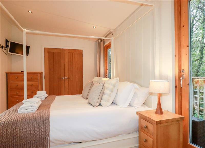 A bedroom in 4 Millers Island (photo 2) at 4 Millers Island, Lanreath