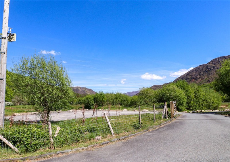 The area around 4 Old Tanrhiw at 4 Old Tanrhiw, Beddgelert