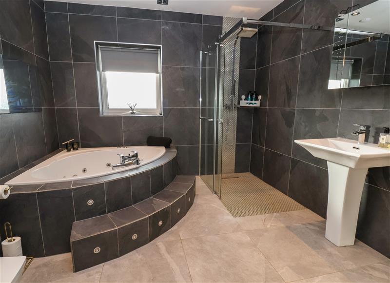 This is the bathroom (photo 2) at 4 Pen Y Mynydd, Colwyn Bay