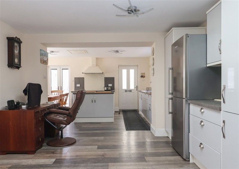 This is the kitchen (photo 2) at 4 Queen Street, Withernsea