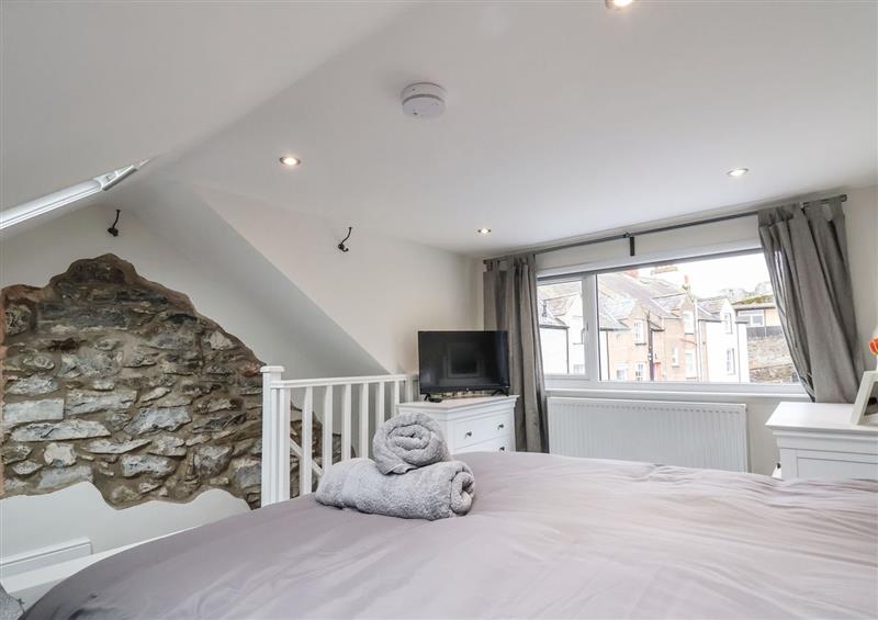 One of the 3 bedrooms (photo 2) at 4 Railway Terrace, Conwy