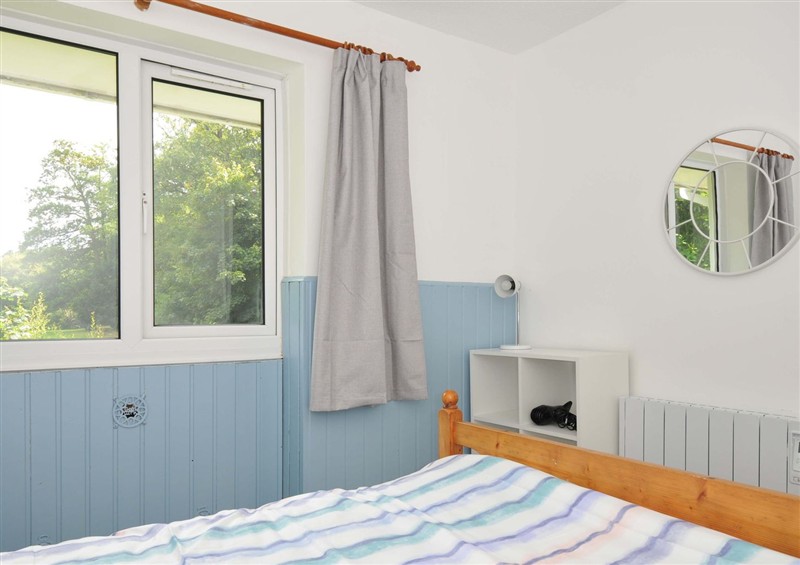 A bedroom in 4 Rosecraddoc Lodge Holiday Bungalows at 4 Rosecraddoc Lodge Holiday Bungalows, Liskeard