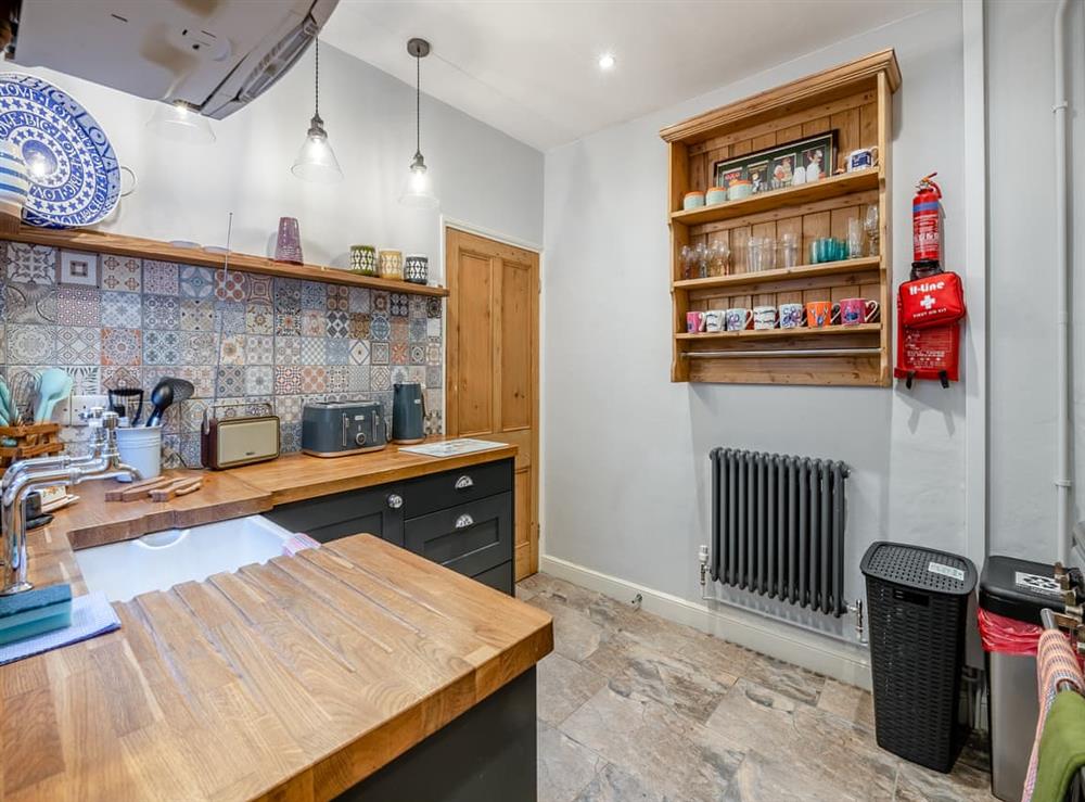 Kitchen (photo 2) at 4 Smiddy Hill in Pickering, North Yorkshire