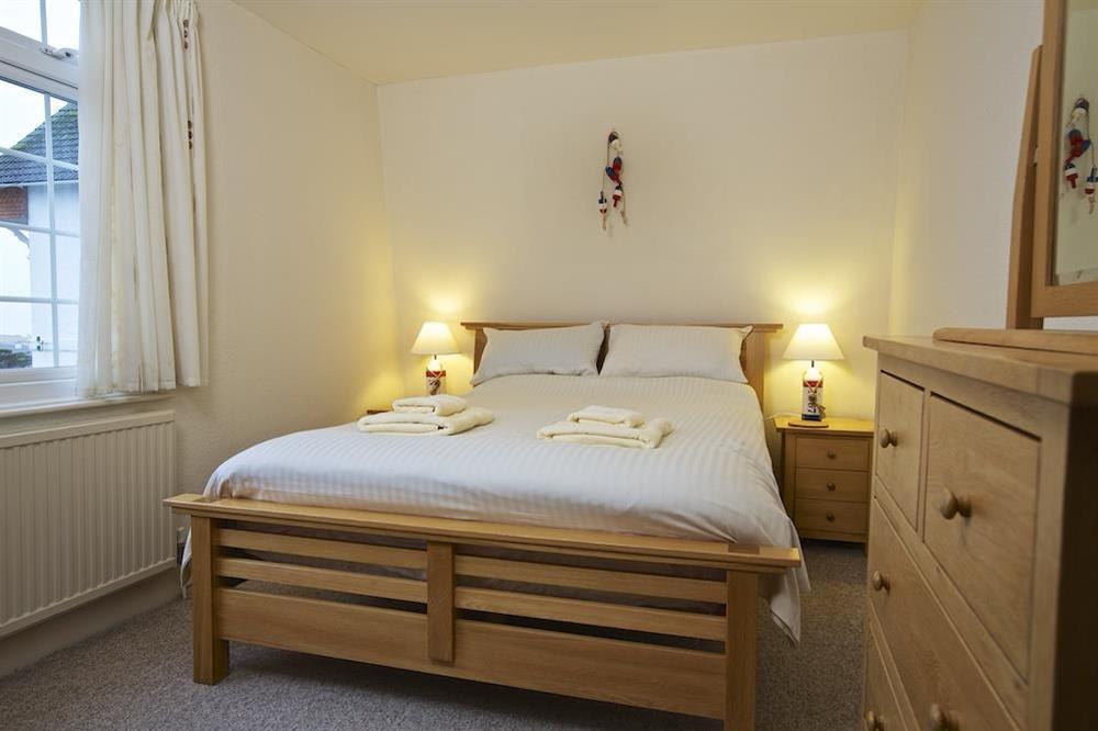 Master bedroom with King-size bed at 4 Stonehanger in , Salcombe