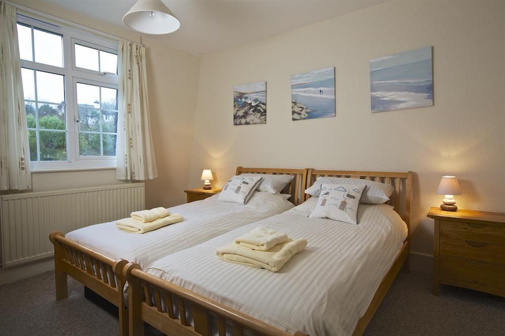 Twin room with single beds at 4 Stonehanger in , Salcombe