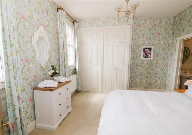 One of the bedrooms (photo 2) at 4 The Old Council House, Shipston-On-Stour