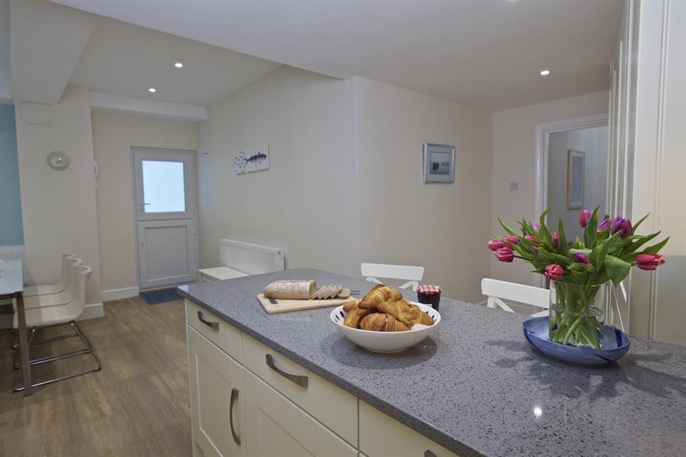 Open plan kitchen and breakfast room (photo 2) at 4 The Salcombe in , Salcombe