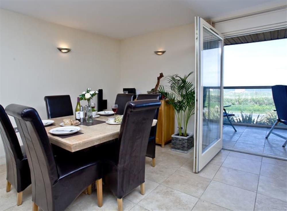 Dining Area at 4 The Vista in Newquay, North Cornwall