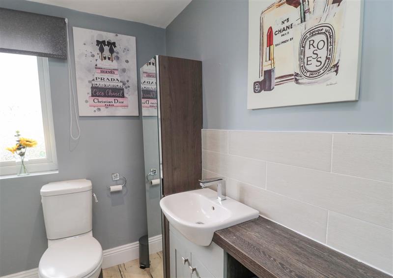 The bathroom at 4 Tyne View, Wark