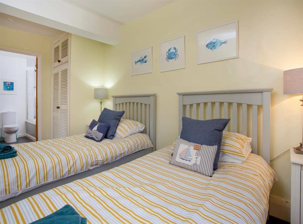 Twin bedroom (photo 2) at 4 Whiteladies in Stoke Fleming, near Dartmouth, Devon