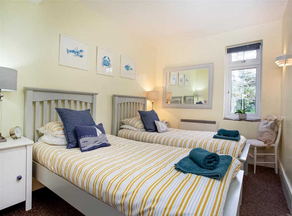 Twin bedroom at 4 Whiteladies in Stoke Fleming, near Dartmouth, Devon