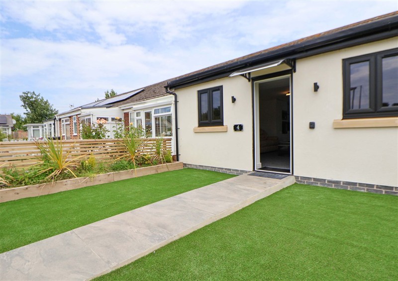 Enjoy the garden at 4 Willow Grove - Freehold, Talacre