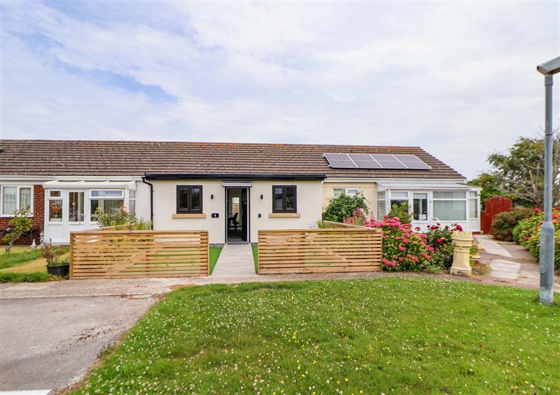 Outside at 4 Willow Grove - Freehold, Talacre