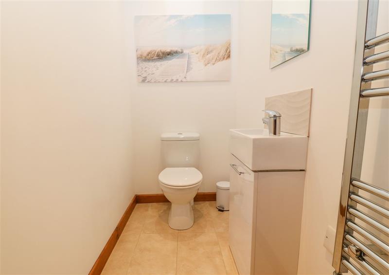The bathroom (photo 2) at 4 Y Bae, Trearddur Bay
