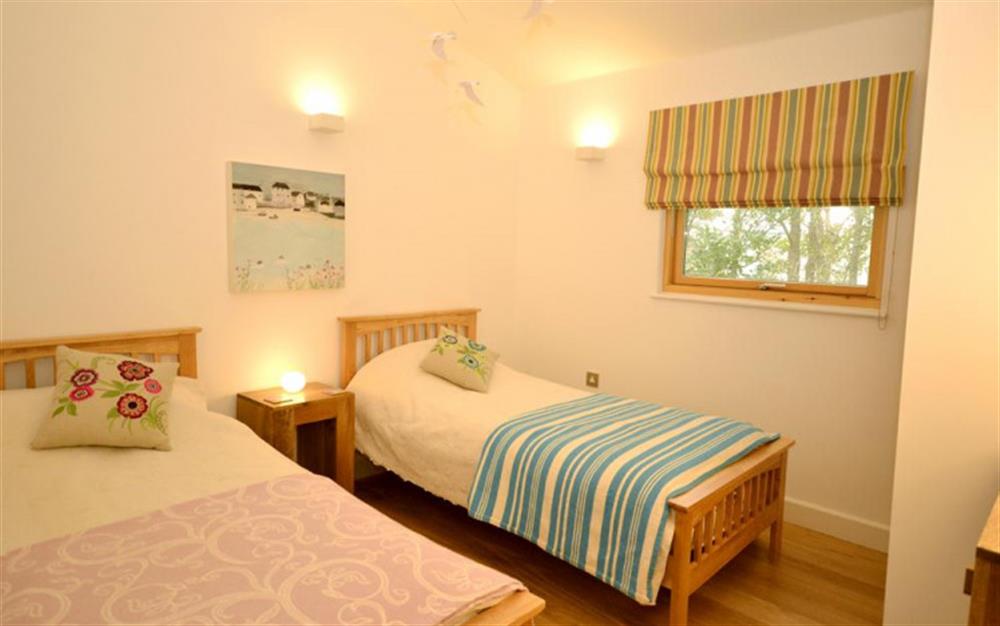 The twin bedroom at 40 Talland in Talland Bay