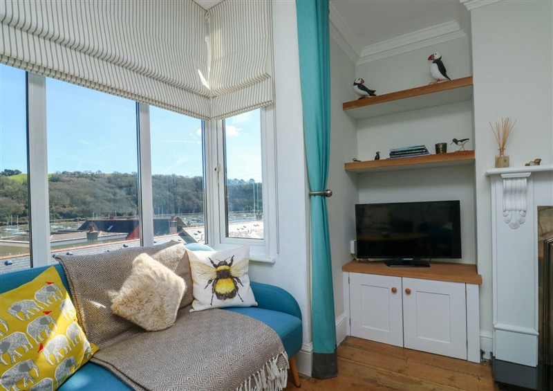 One of the 3 bedrooms at 43 Sandquay Road, Dartmouth