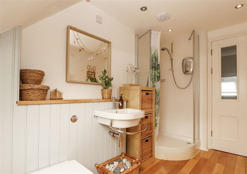 The bathroom (photo 2) at 43 Station Road, Keswick