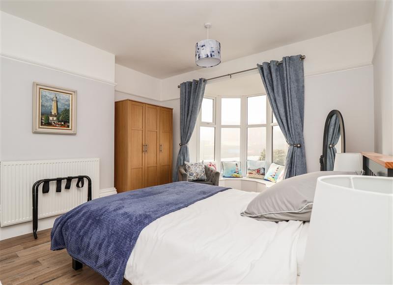 One of the 2 bedrooms (photo 2) at 46 The Promenade, Withernsea
