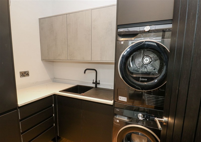 This is the kitchen (photo 2) at 489 New Hey Road, Huddersfield