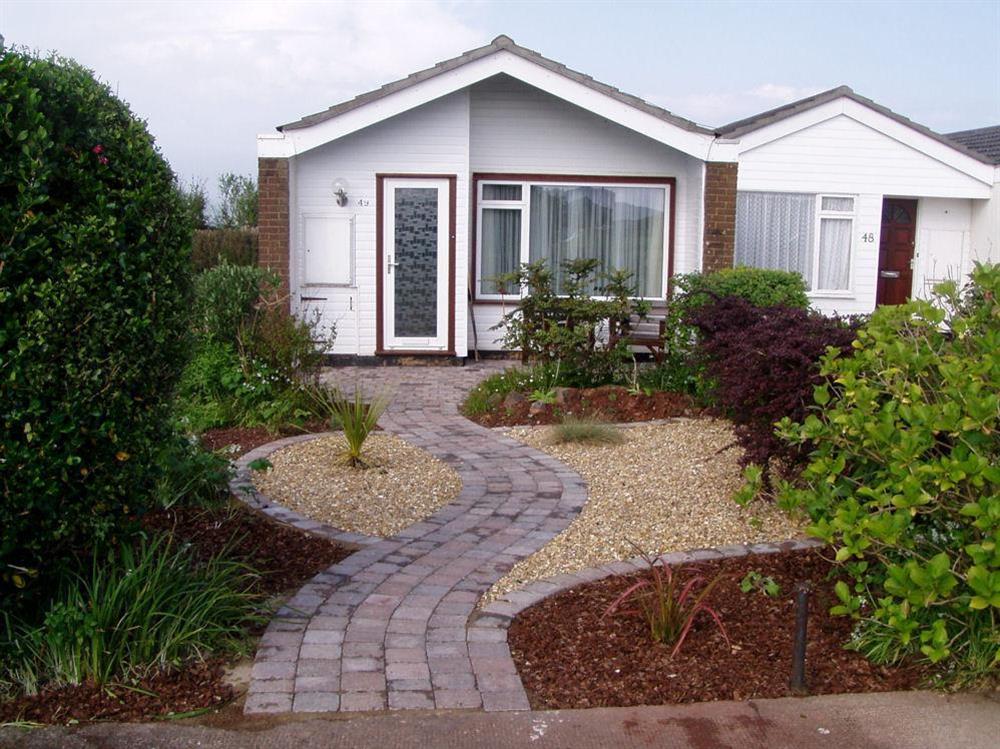 Exterior and garden at 49 Cumber Close in Malborough, Kingsbridge
