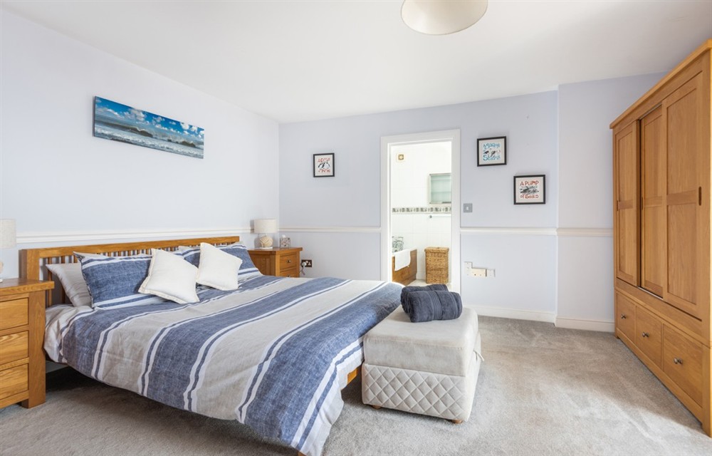 A bedroom in 5 Armada House at 5 Armada House in Hope Cove