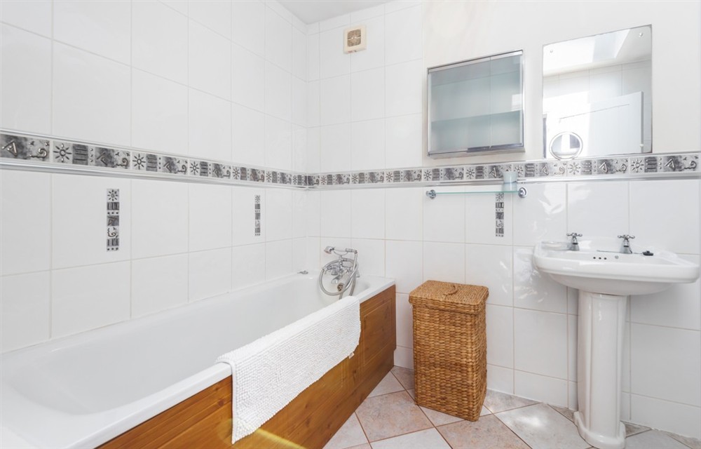 Bathroom at 5 Armada House in Hope Cove