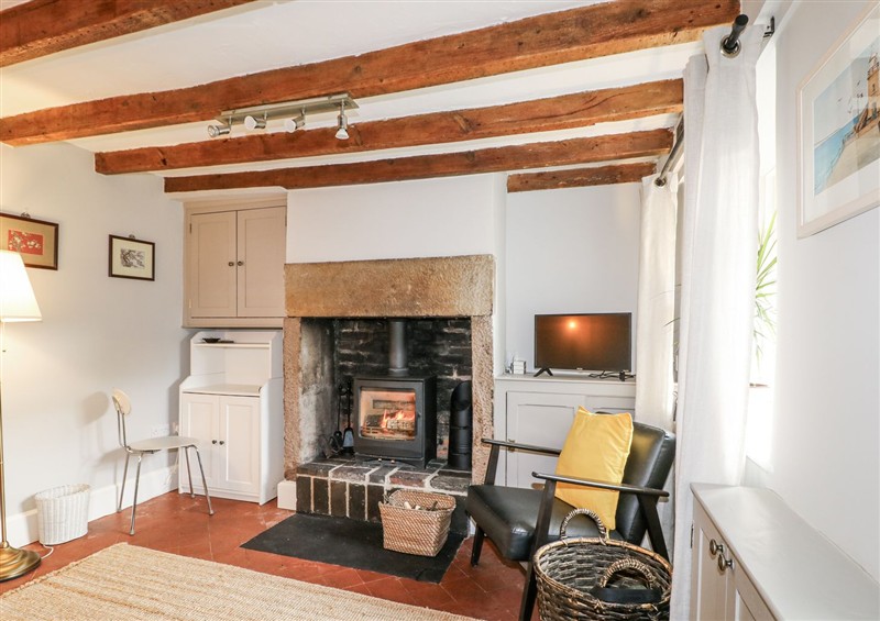 Enjoy the living room (photo 2) at 5 Belper Lane End, Belper