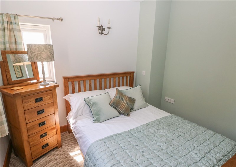 A bedroom in 5 Cart-Tws Bach at 5 Cart-Tws Bach, St Davids