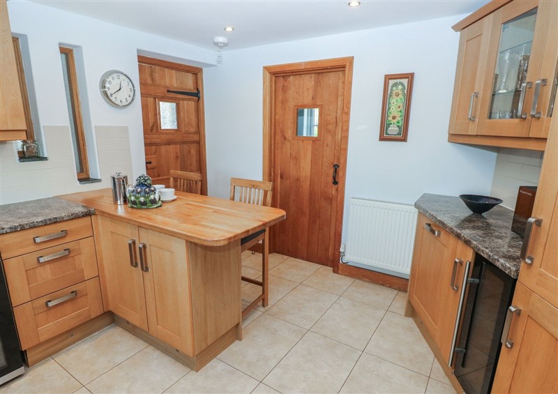 The kitchen (photo 3) at 5 Cart-Tws Bach, St Davids