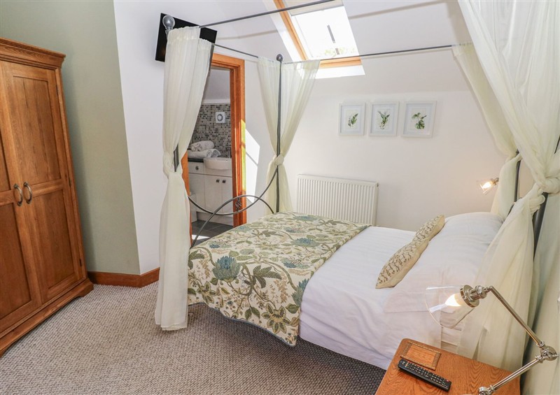 This is a bedroom (photo 2) at 5 Cart-Tws Bach, St Davids