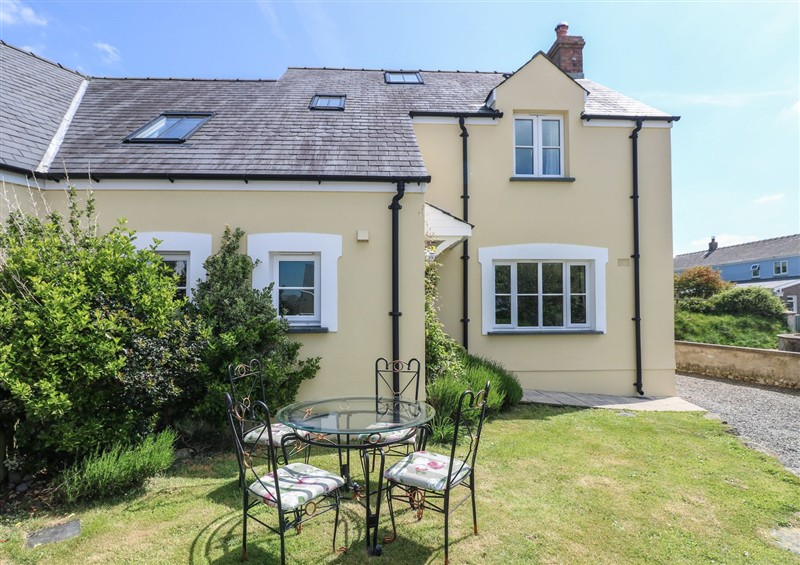 This is the setting of 5 Cart-Tws Bach (photo 2) at 5 Cart-Tws Bach, St Davids