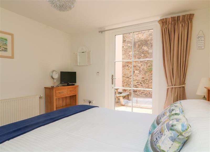 A bedroom in 5 Combehaven at 5 Combehaven, Salcombe