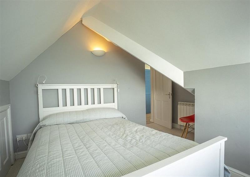 One of the 3 bedrooms (photo 2) at 5 Craig Y Mor, Abersoch