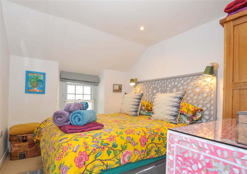 Bedroom (photo 2) at 5 Esplanade, Fowey