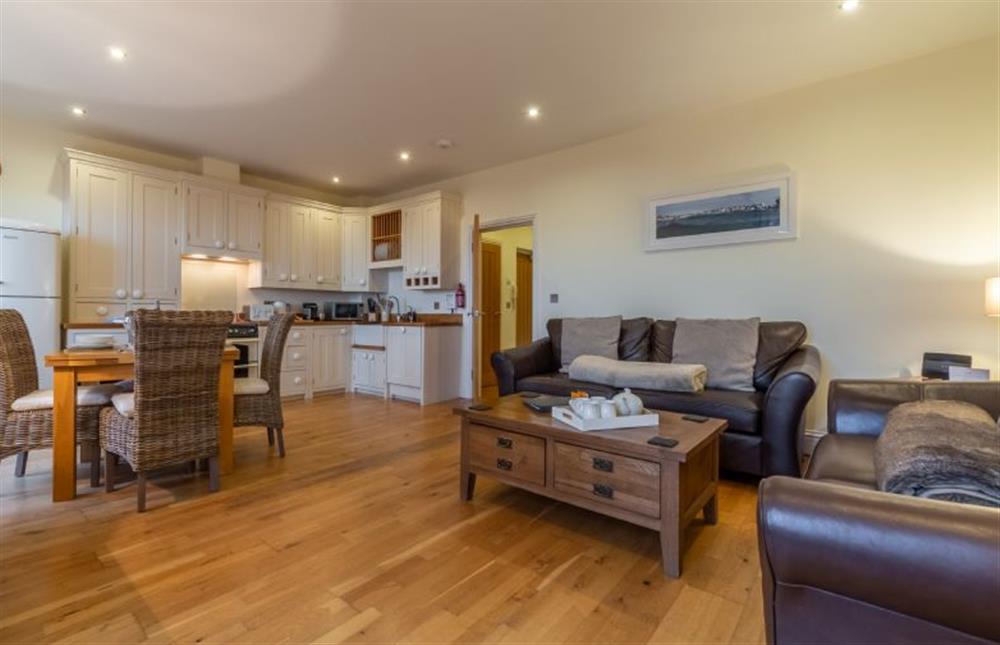 5 Fernhill, Cornwall: Open-plan sitting, dining and kitchen area at 5 Fernhill, Carbis Bay