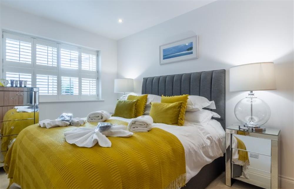 The sumptuous master bedroom with a 5’ king-size bed at 5 Four Seasons, Carbis Bay