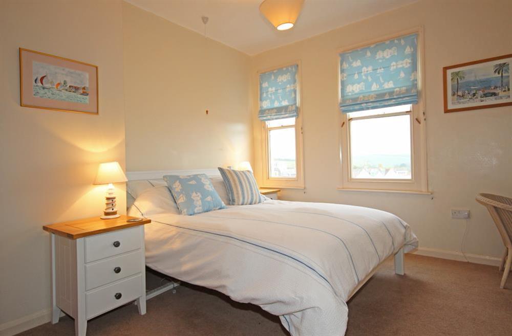 Double bedroom with King-size bed at 5 Glenthorne House in , Salcombe