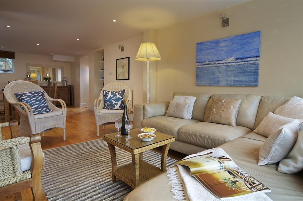 Light and airy open-plan sitting room at 5 Grafton Towers in North Sands, Salcombe