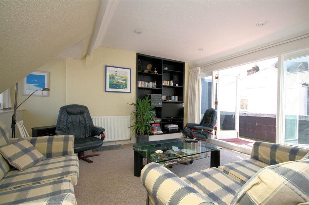 Top floor lounge with balcony at 5 Island Street in Callj1, Salcombe